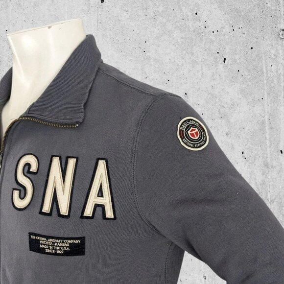 Red Canoe Cessna Airplane Sweatshirt Medium Gray Spell Out Full Zip Pockets - Picture 5 of 7